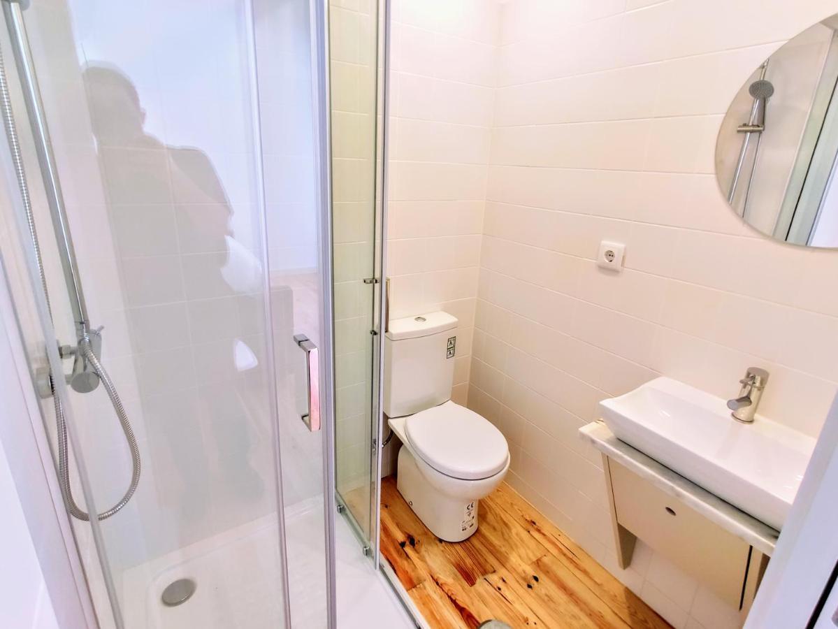 Bombarda Cinema Apartments OOporto Esterno foto
